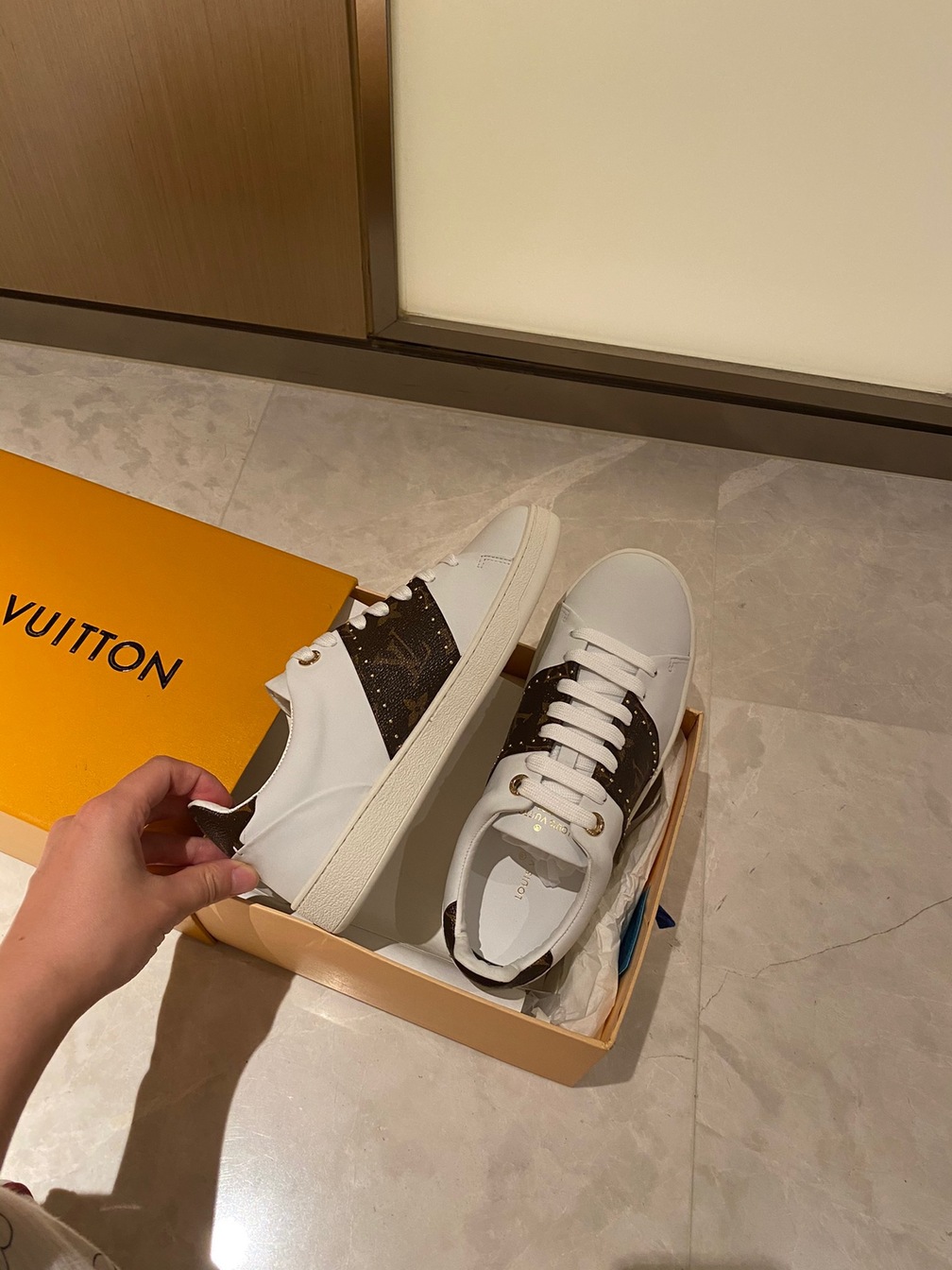 Lv Sneakers Strap Ss2022