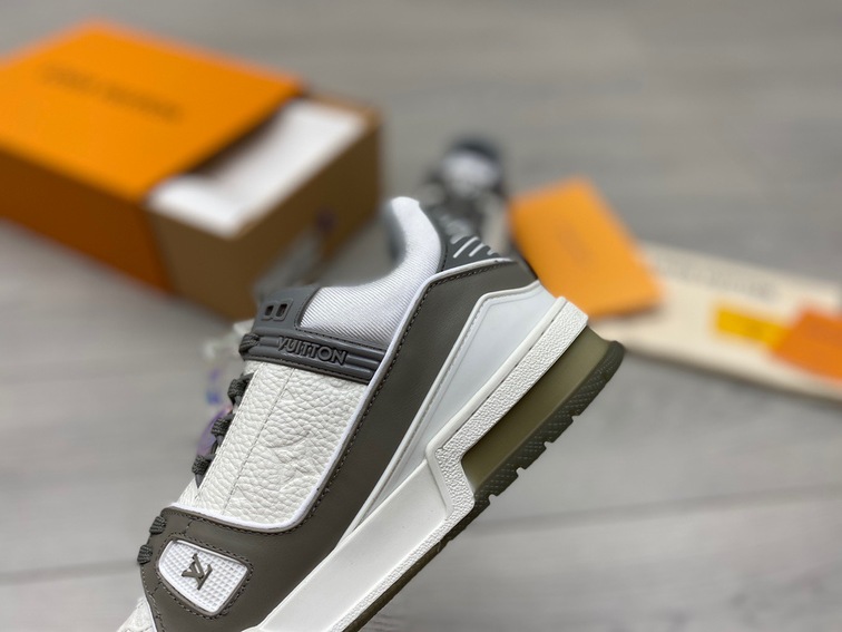 Lv Trainer Gray Sneakers