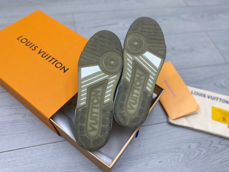 Lv Trainer Gray Sneakers