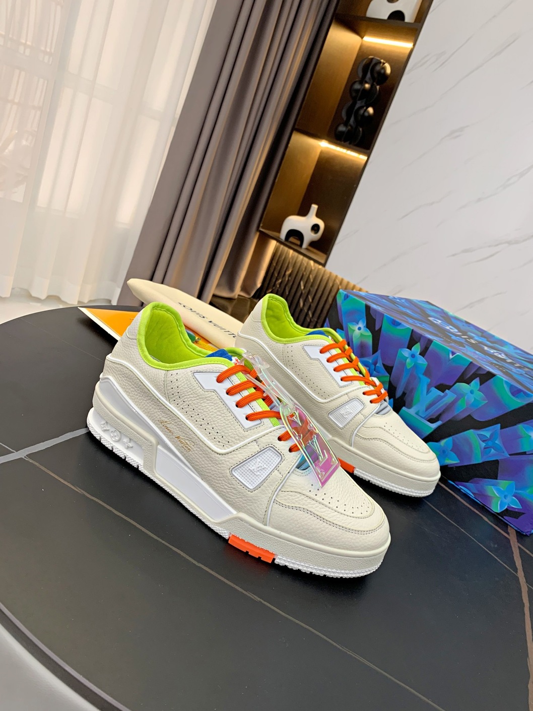 Lv Trainer Sneaker Ss2022