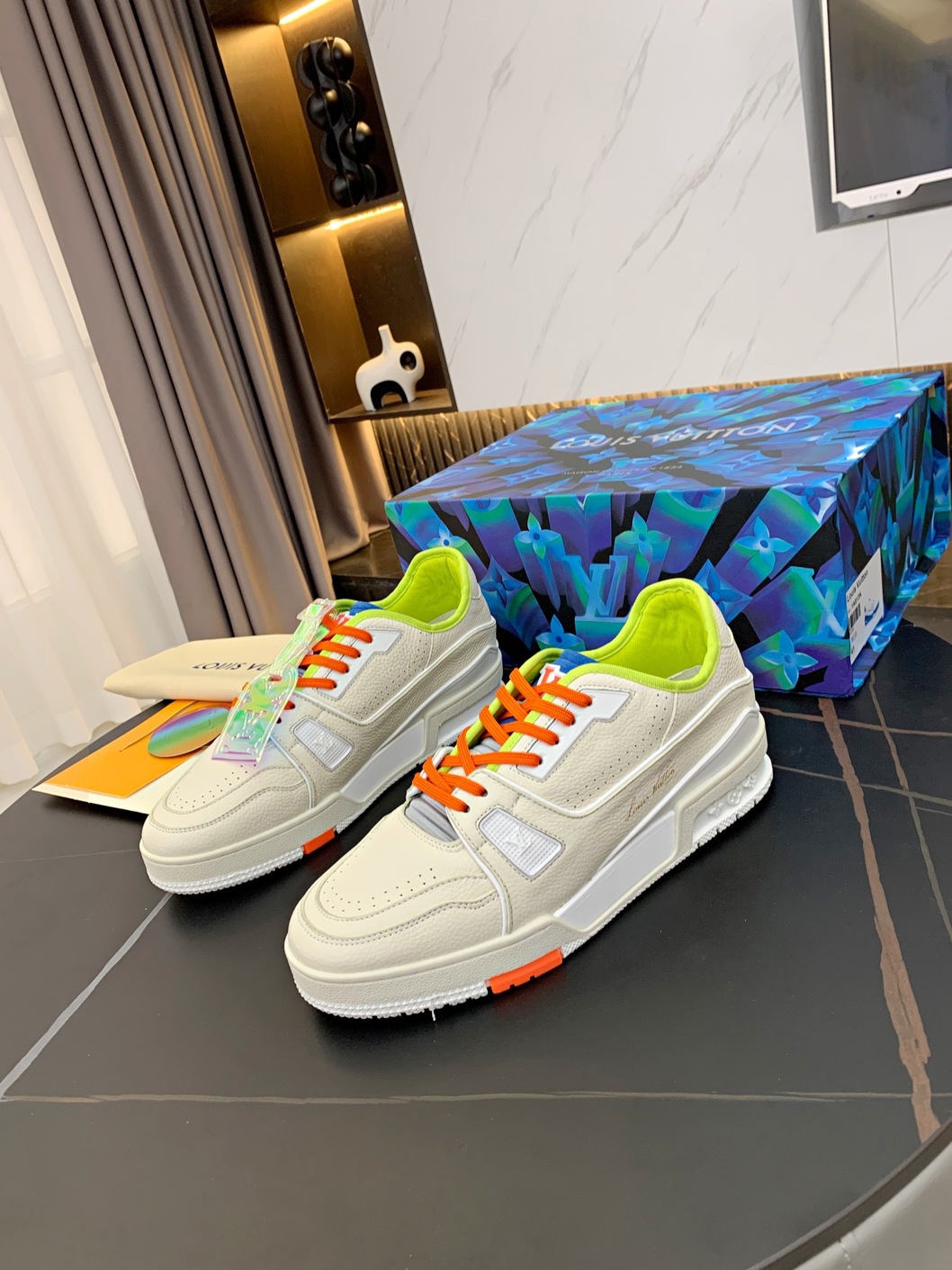 Lv Trainer Sneaker Ss2022