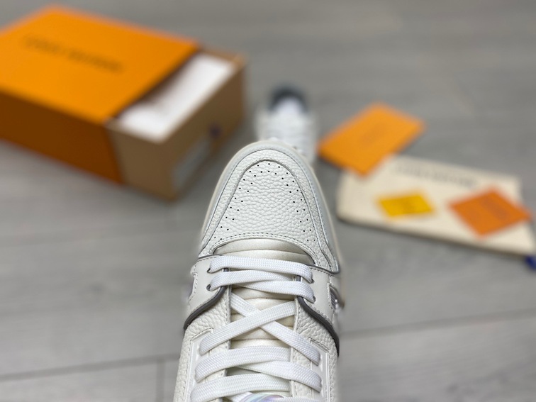 Lv Trainer Sneakers 54 Grey