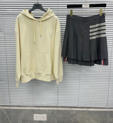 Hoodie Amiri Basic Big Logo Ss2022