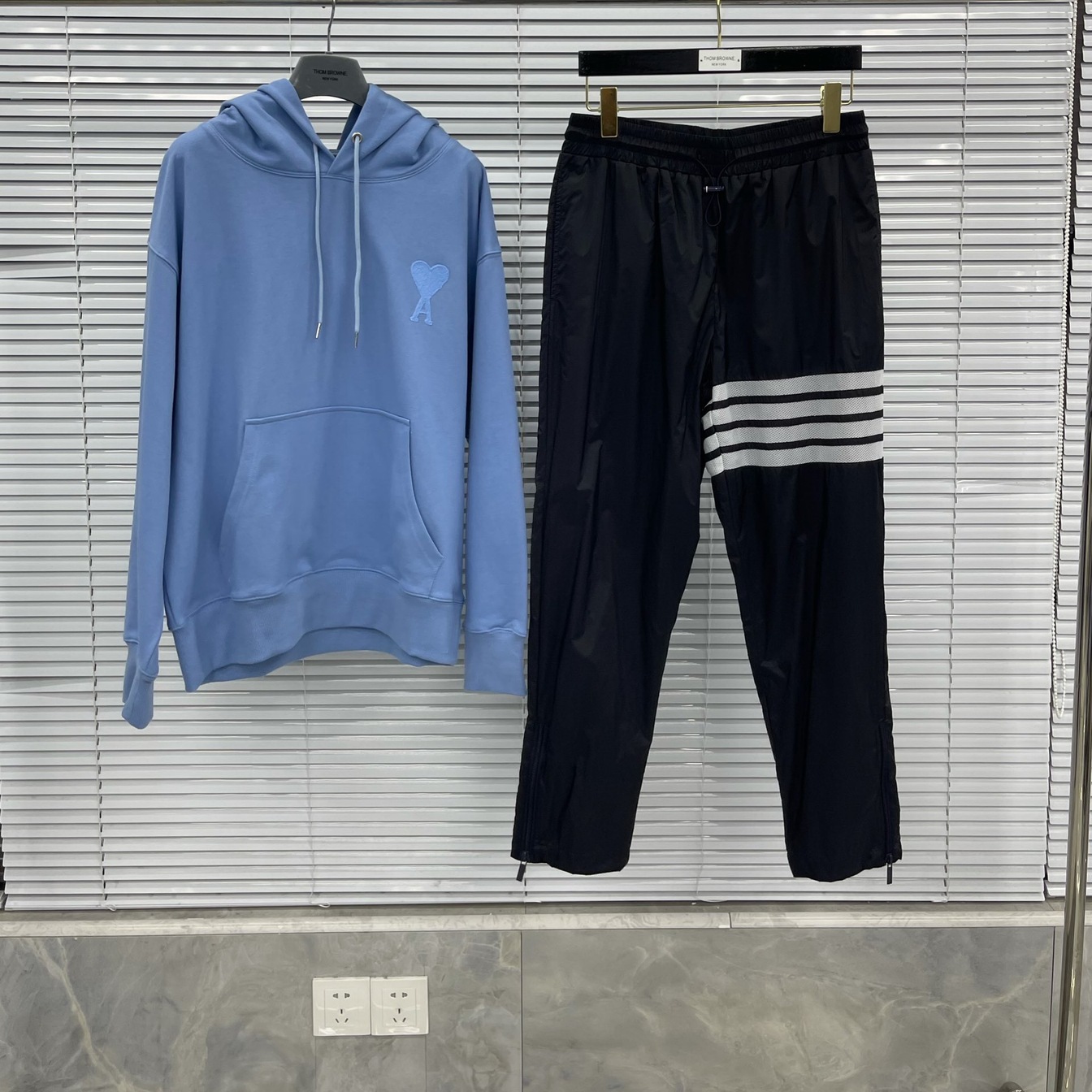 Hoodie Amiri Basic Big Logo Ss2022