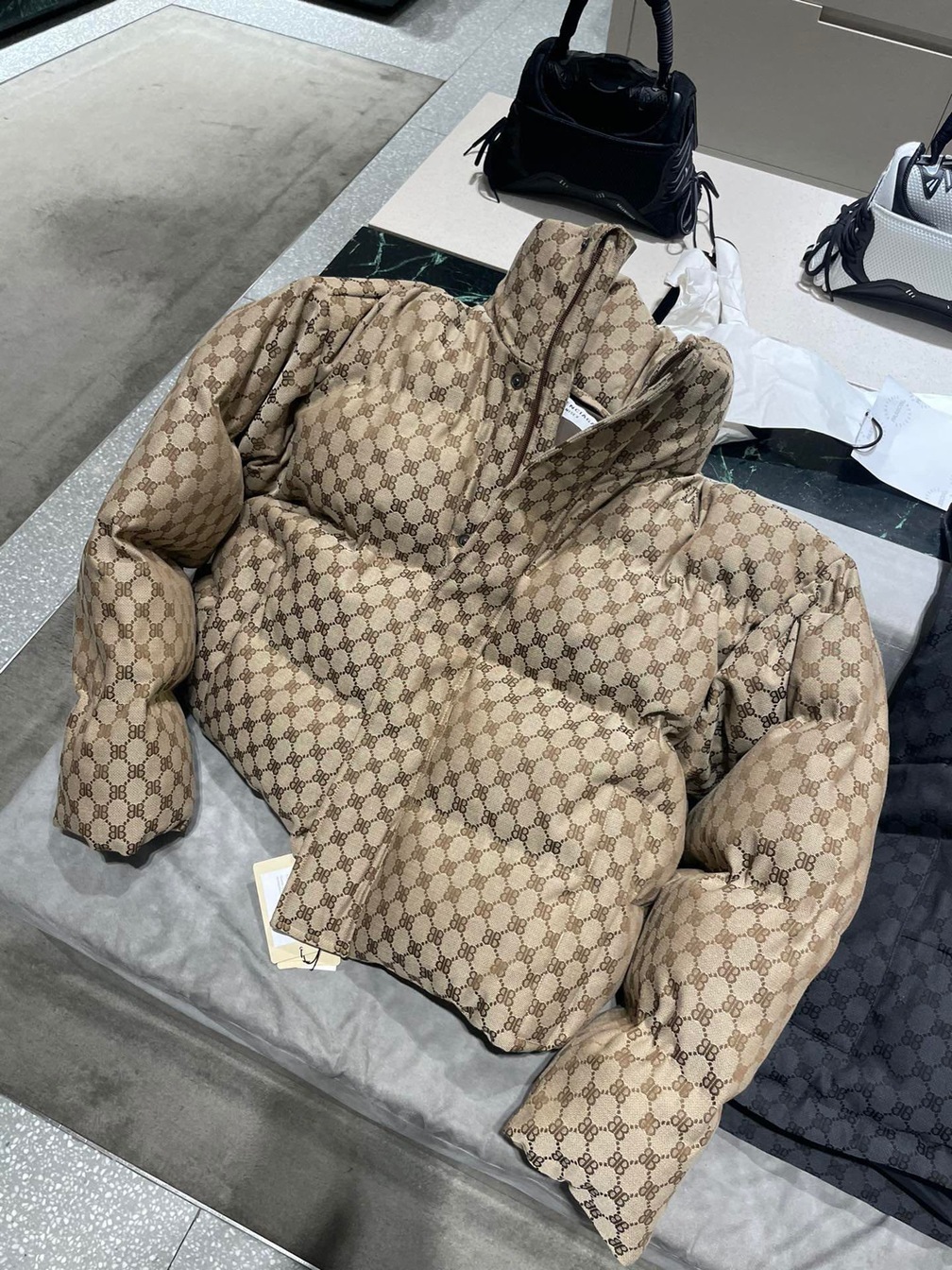 Puffer 2 Style Balenxgucci Ss2022
