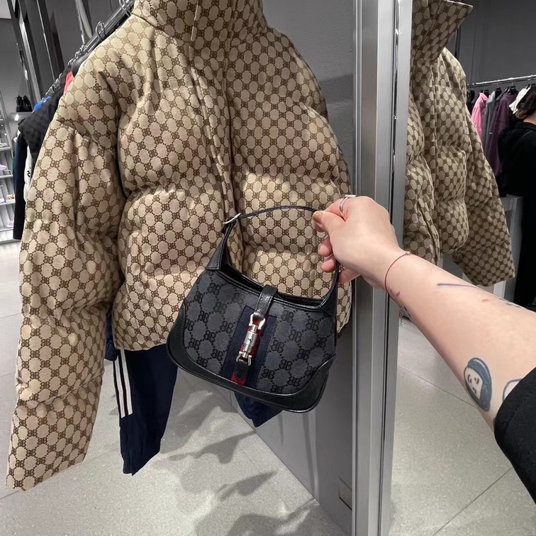 Puffer 2 Style Balenxgucci Ss2022