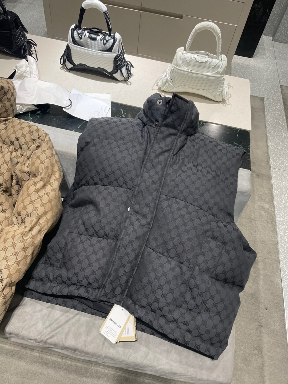 Puffer 2 Style Balenxgucci Ss2022