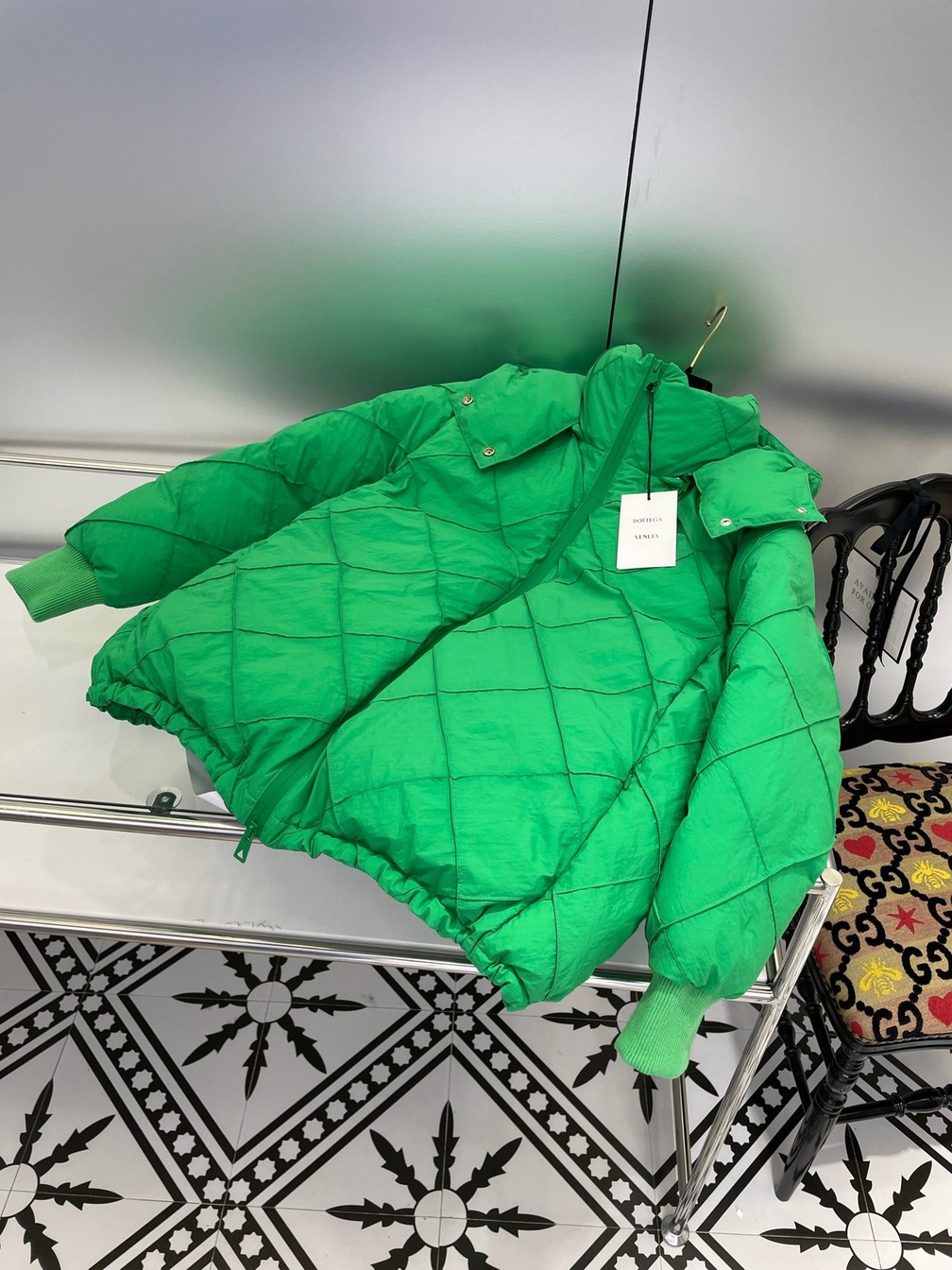 Puffer Bottega Neon Ss2022