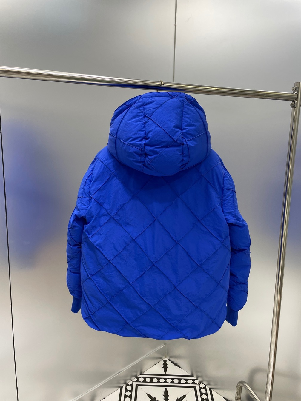 Puffer Bottega Neon Ss2022