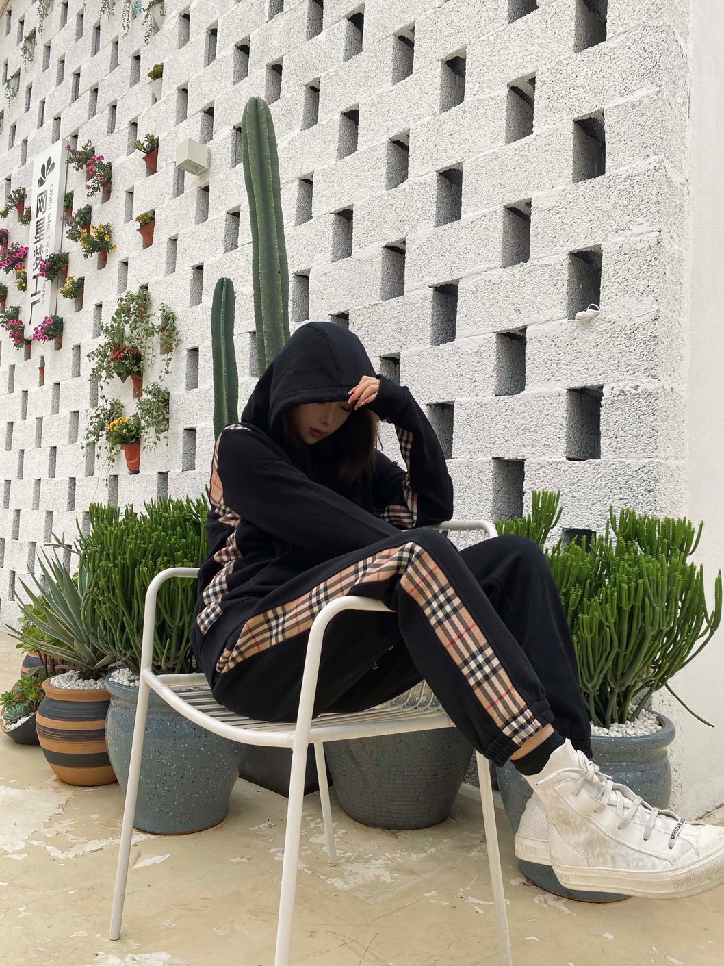 Set Burberry Hoodie Zip With Trousers