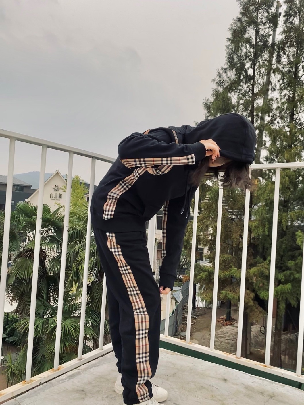 Set Burberry Hoodie Zip With Trousers
