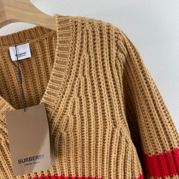Sweaters Burberry Stripe V Neck Ss2022