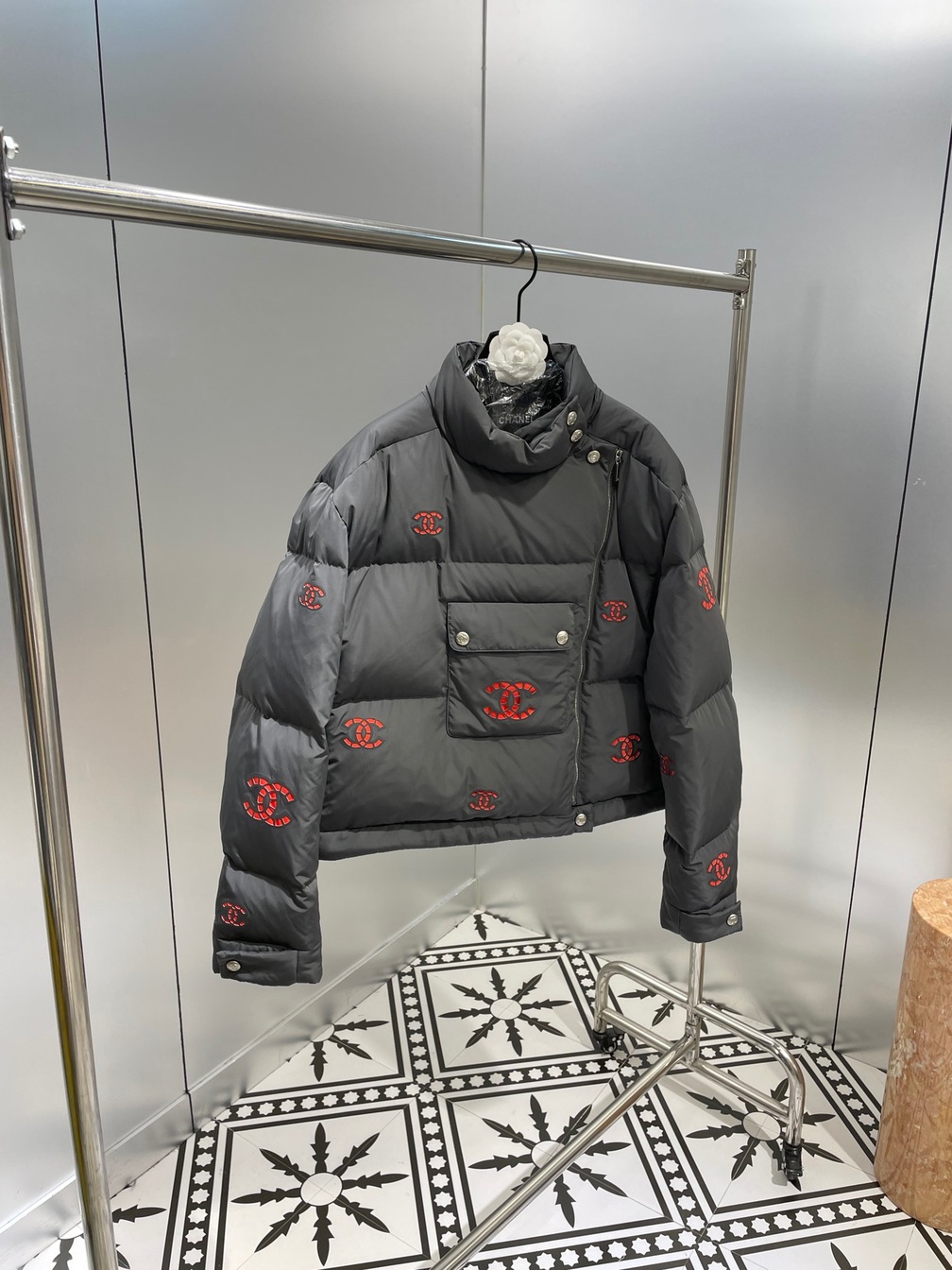 Short Puffer Chanel Red Logo Ss2022