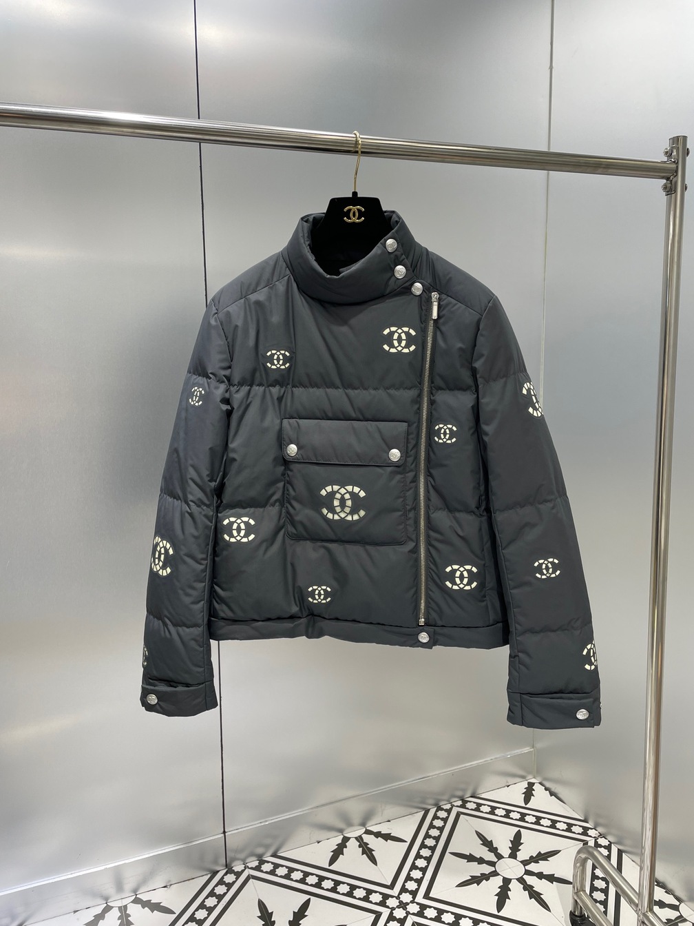 Short Puffer Chanel Red Logo Ss2022