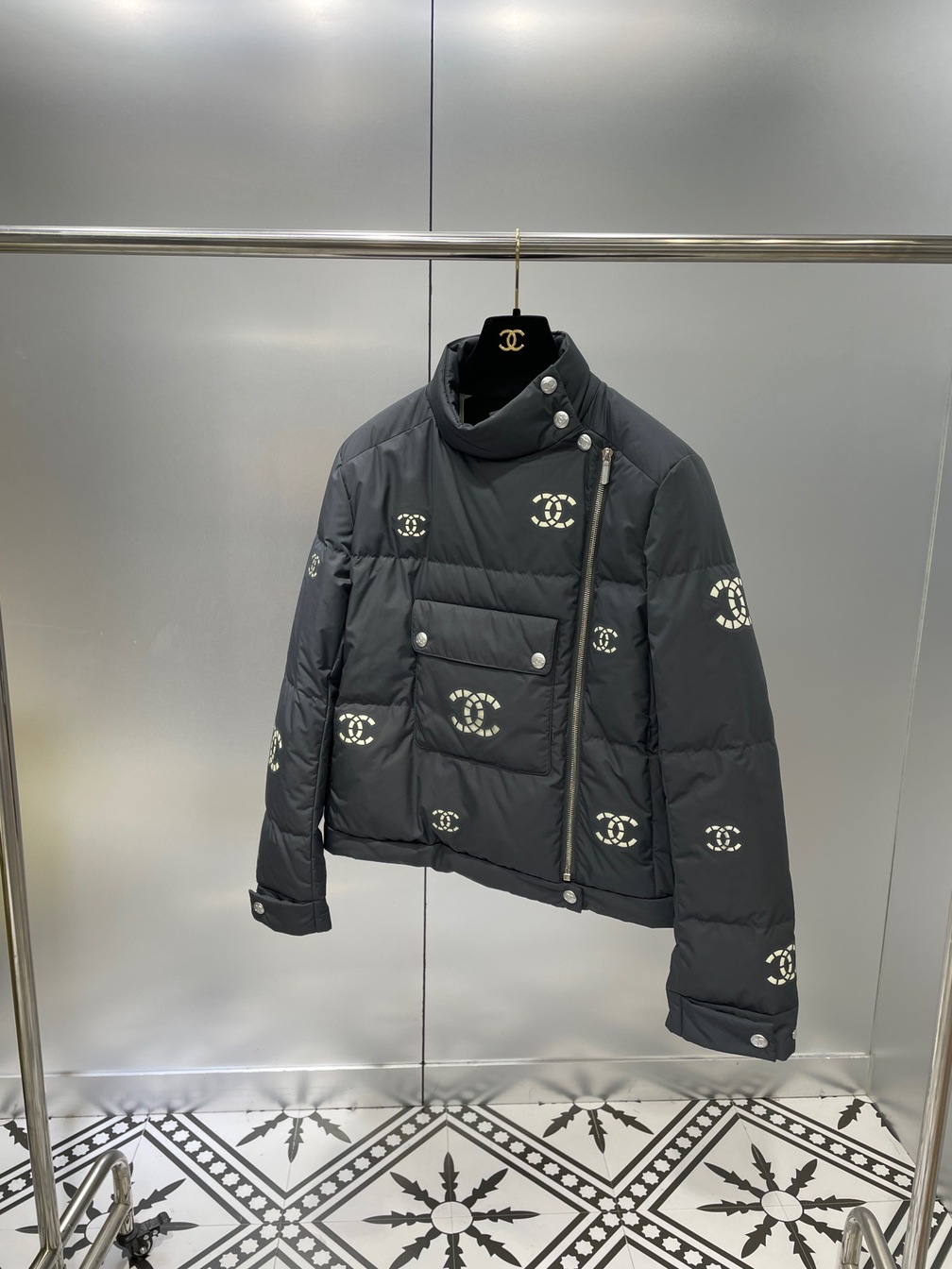 Short Puffer Chanel Red Logo Ss2022