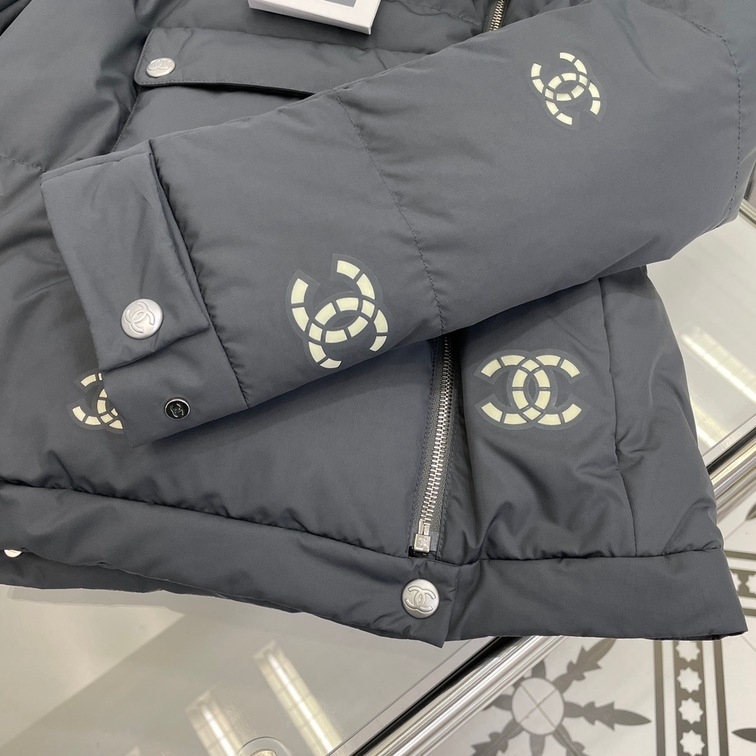 Short Puffer Chanel Red Logo Ss2022