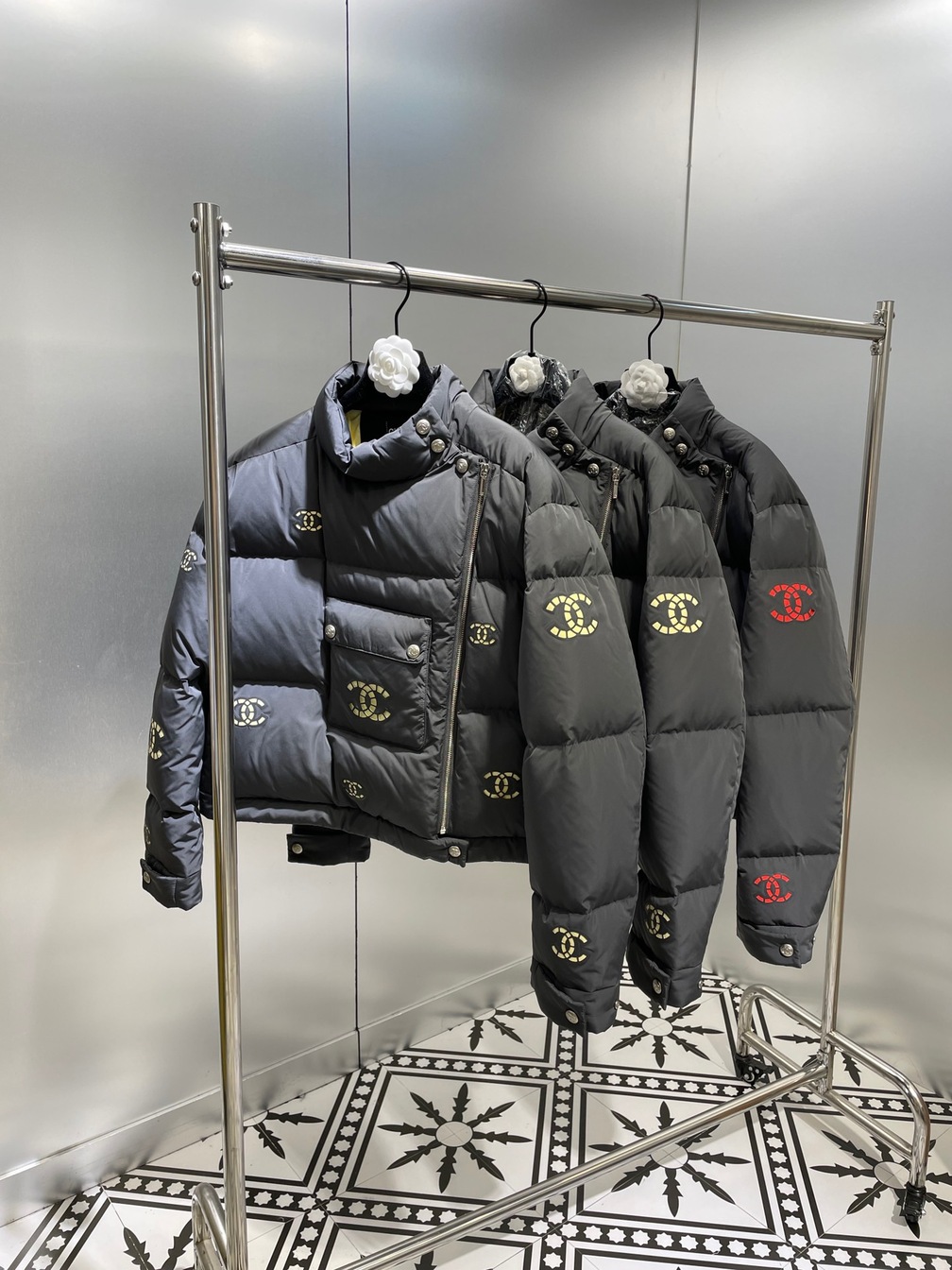 Short Puffer Chanel Red Logo Ss2022