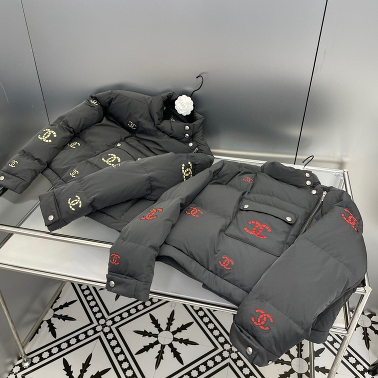 Short Puffer Chanel Red Logo Ss2022