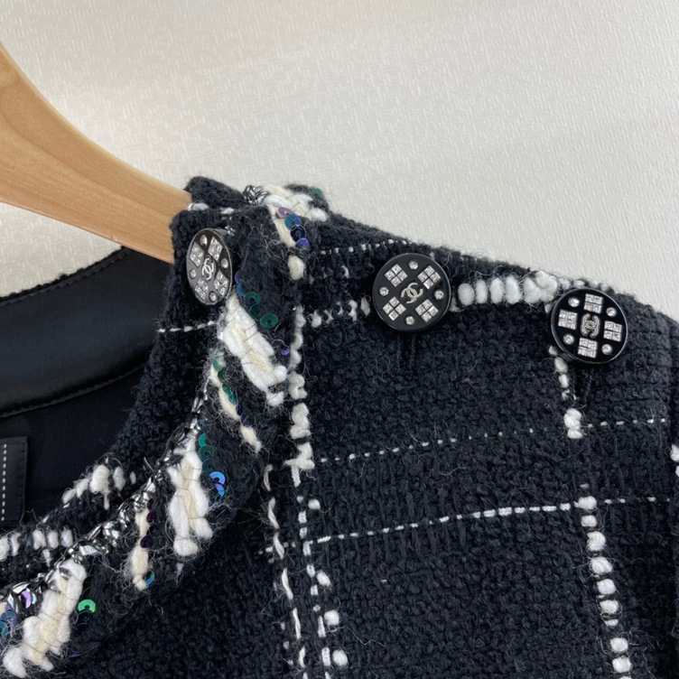 Vest Tweed Chanel Black Check Ss2022