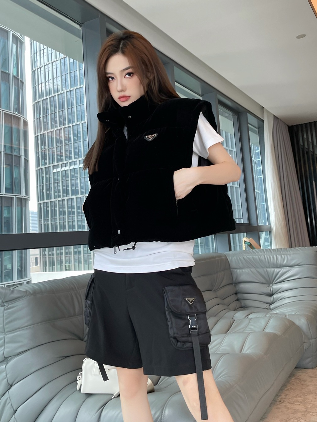 Puffer Short Prada Velvet Ss2022