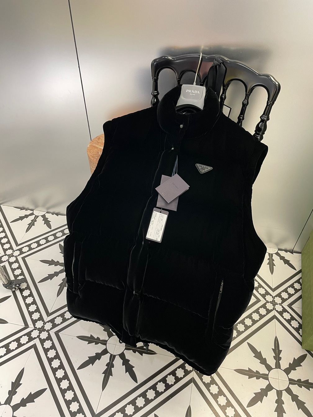 Puffer Short Prada Velvet Ss2022