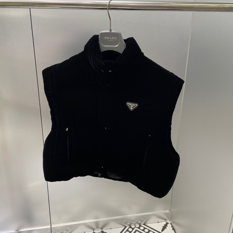 Puffer Short Prada Velvet Ss2022
