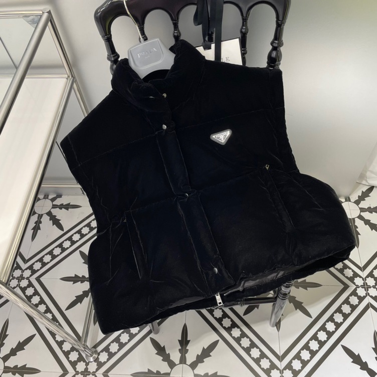 Puffer Short Prada Velvet Ss2022
