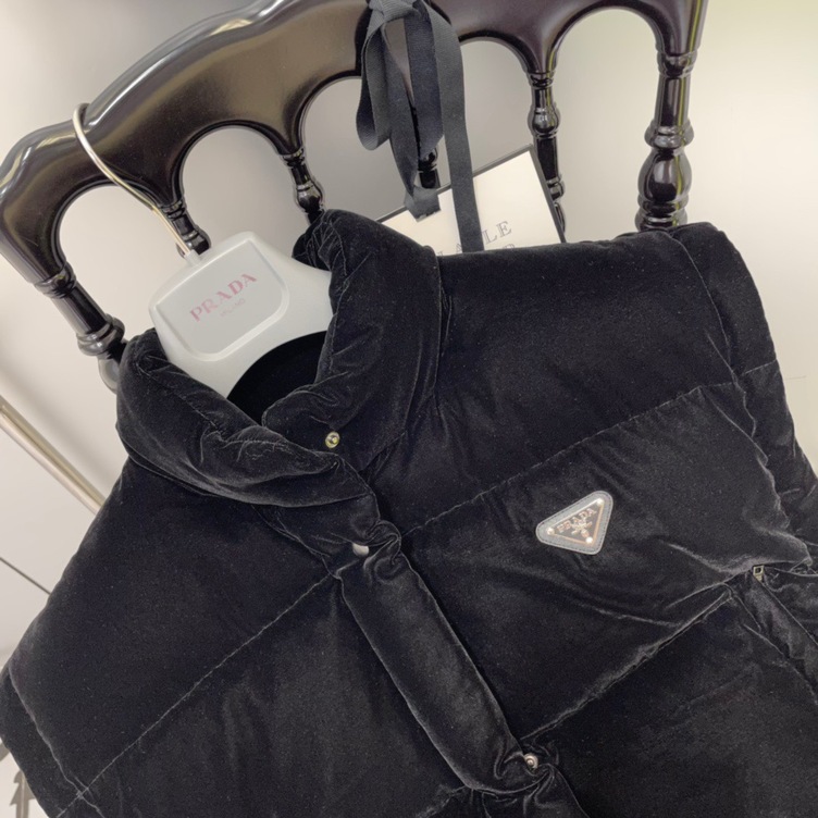 Puffer Short Prada Velvet Ss2022