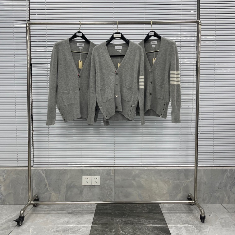 Cardigan Thom Basic 3 Button 4 Stripe