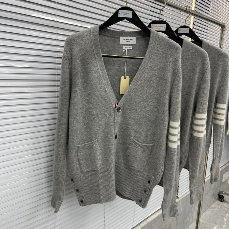 Cardigan Thom Basic 3 Button 4 Stripe