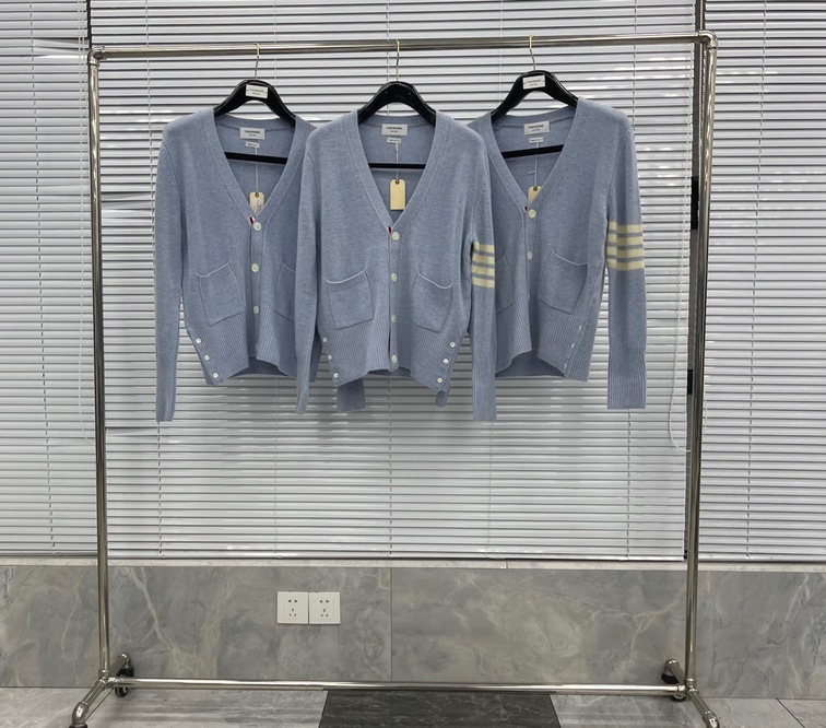 Cardigan Thom Basic 3 Button 4 Stripe