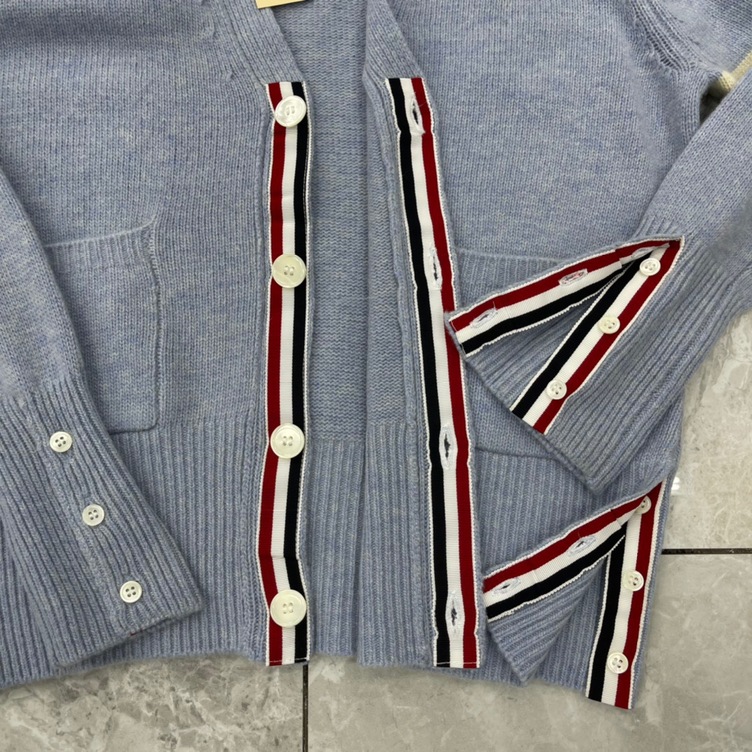 Cardigan Thom Basic 3 Button 4 Stripe