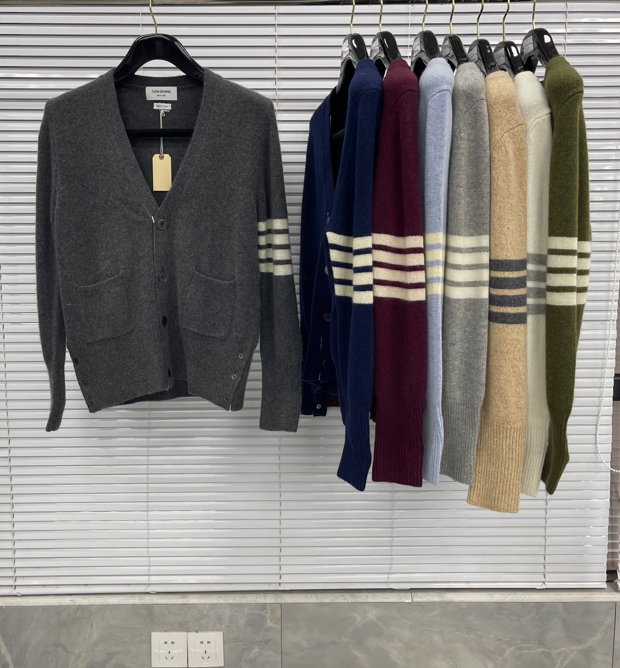 Cardigan Thom Basic 3 Button 4 Stripe