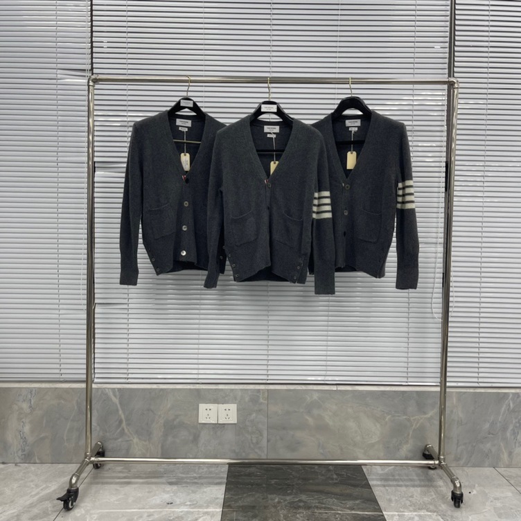 Cardigan Thom Basic 3 Button 4 Stripe