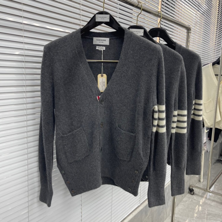 Cardigan Thom Basic 3 Button 4 Stripe