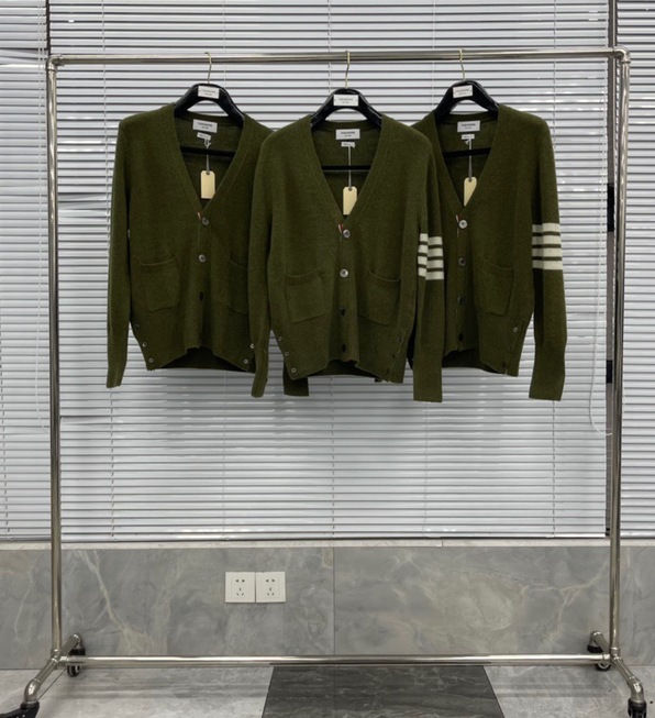 Cardigan Thom Basic 3 Button 4 Stripe