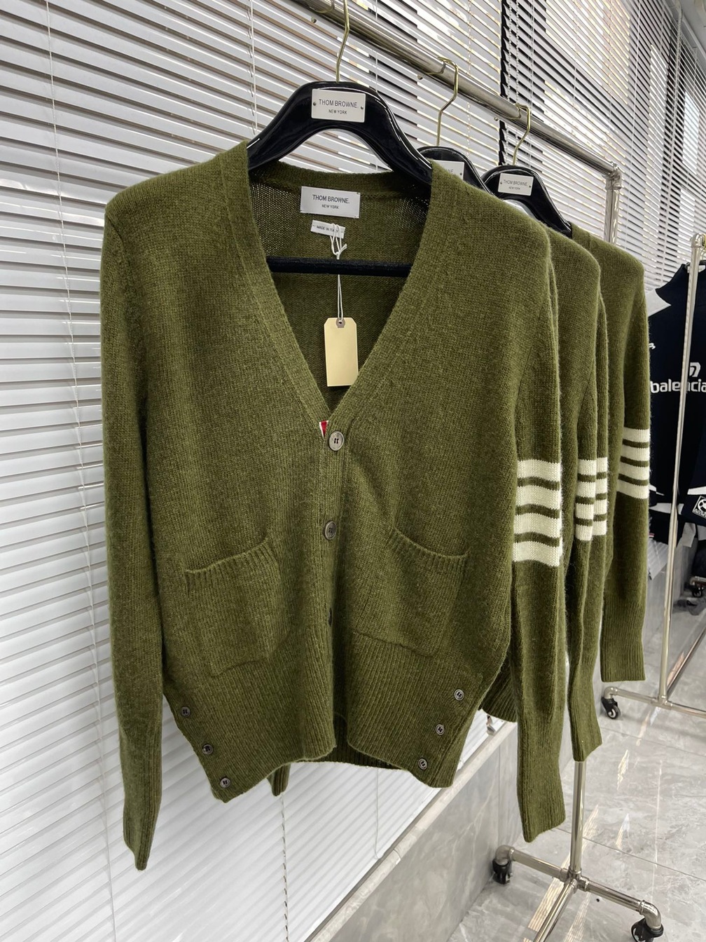Cardigan Thom Basic 3 Button 4 Stripe