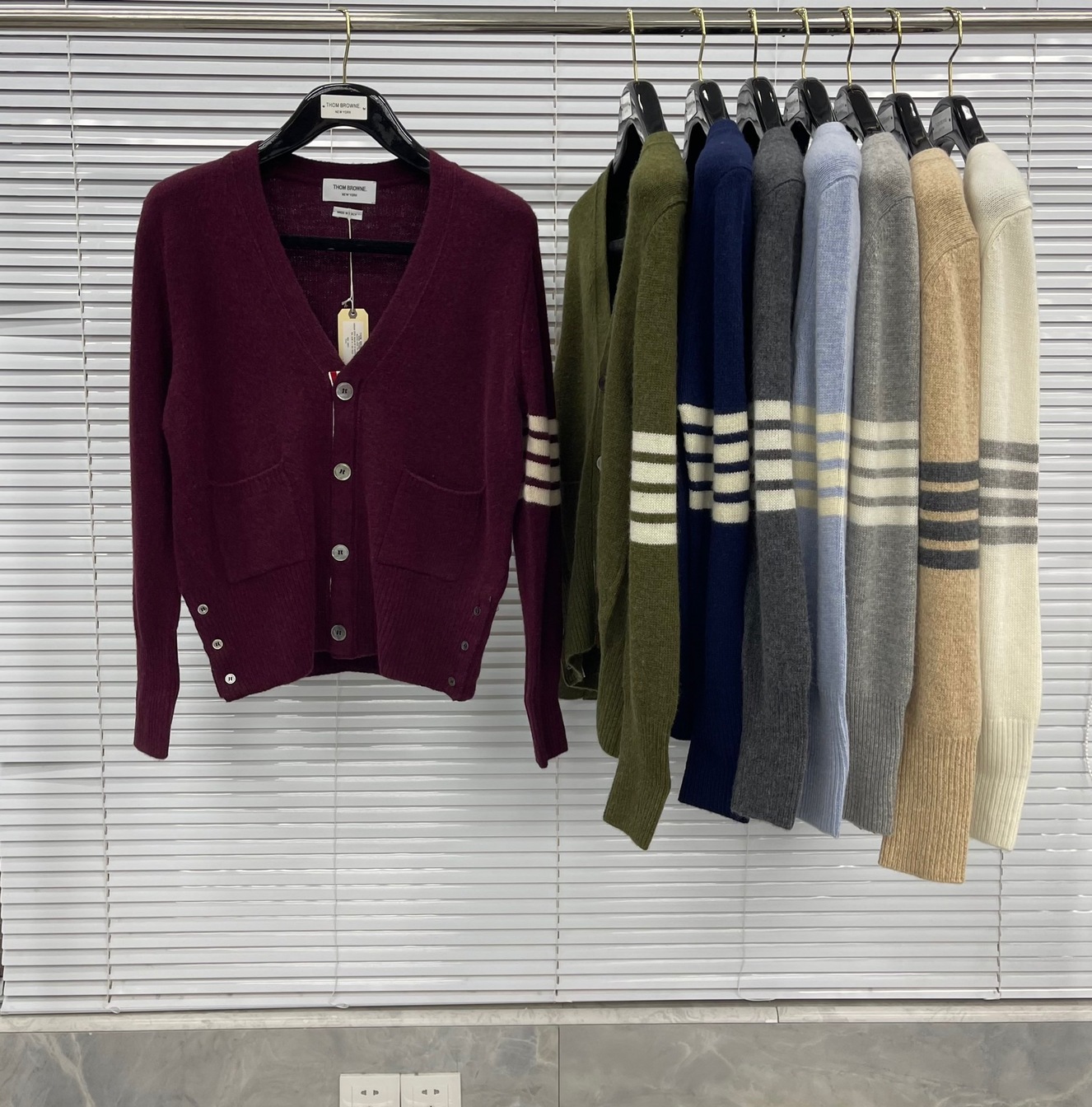 Cardigan Thom Basic 3 Button 4 Stripe