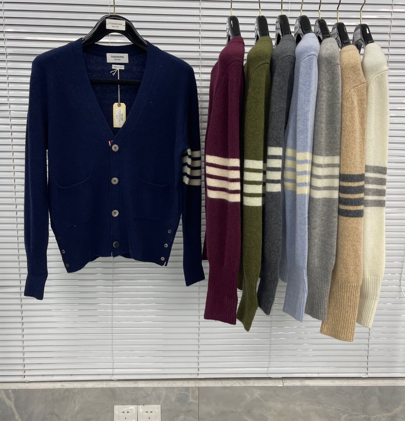Cardigan Thom Basic 3 Button 4 Stripe