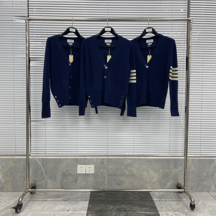 Cardigan Thom Basic 3 Button 4 Stripe