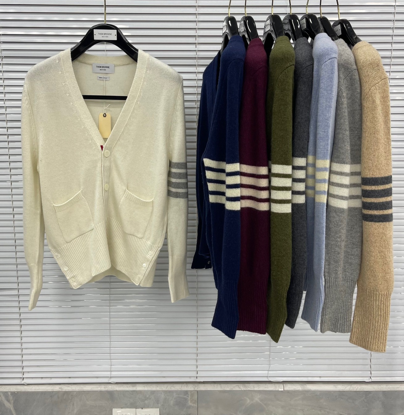 Cardigan Thom Basic 3 Button 4 Stripe