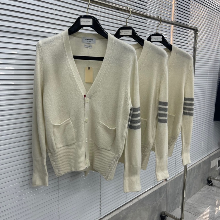 Cardigan Thom Basic 3 Button 4 Stripe