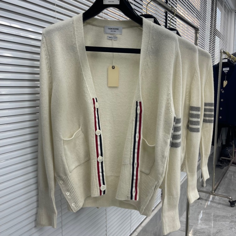 Cardigan Thom Basic 3 Button 4 Stripe