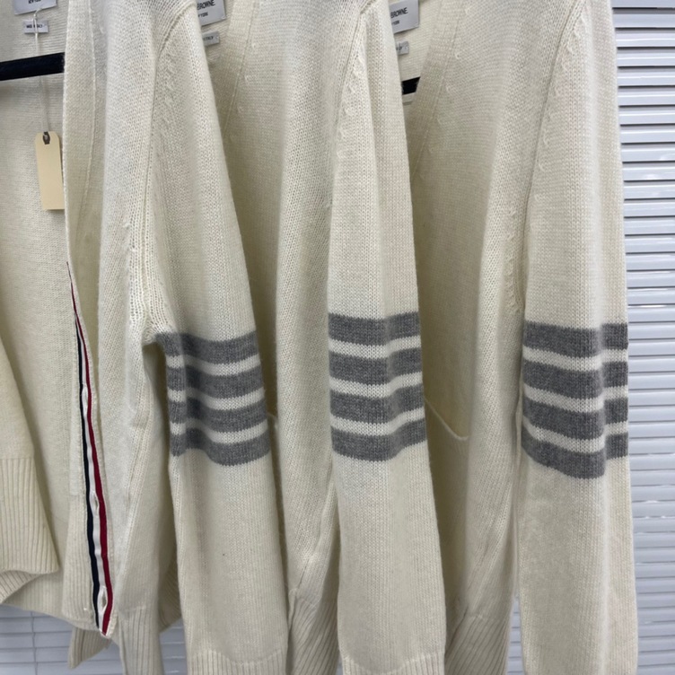 Cardigan Thom Basic 3 Button 4 Stripe
