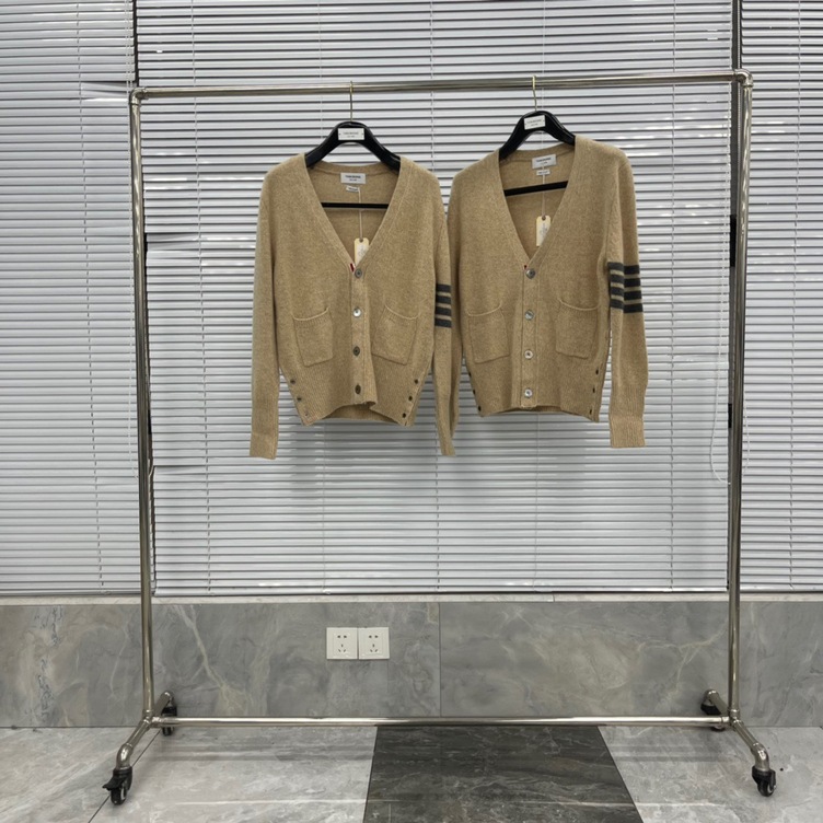 Cardigan Thom Basic 3 Button 4 Stripe