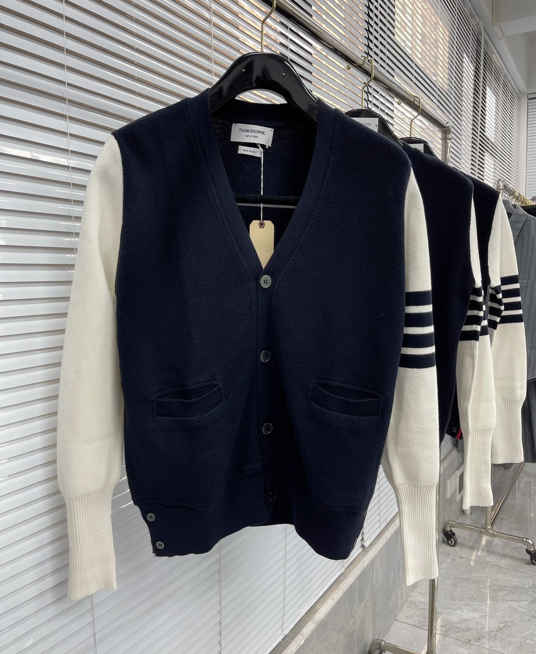 Cardigan Thom