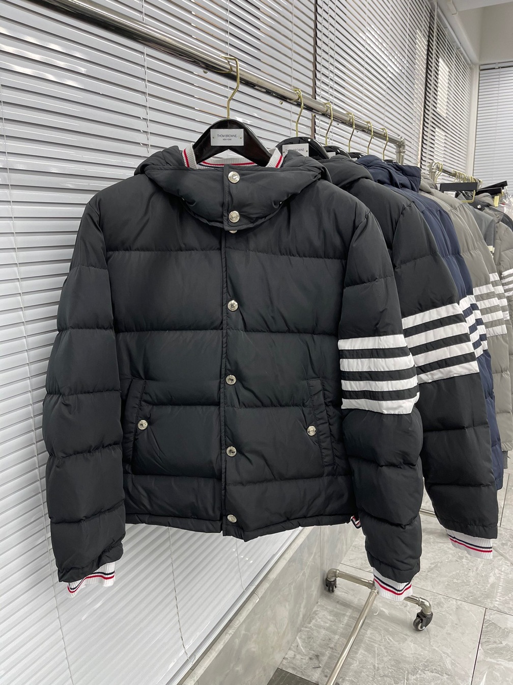 Puffer Thom 2 Neck With Hoodie Hat Ss2022