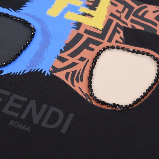 Tee Fendi Half Teddy Black Ss2022