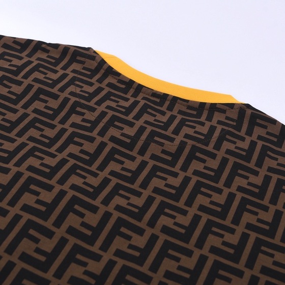 Tee Fendi Logo Monogram Ss2022
