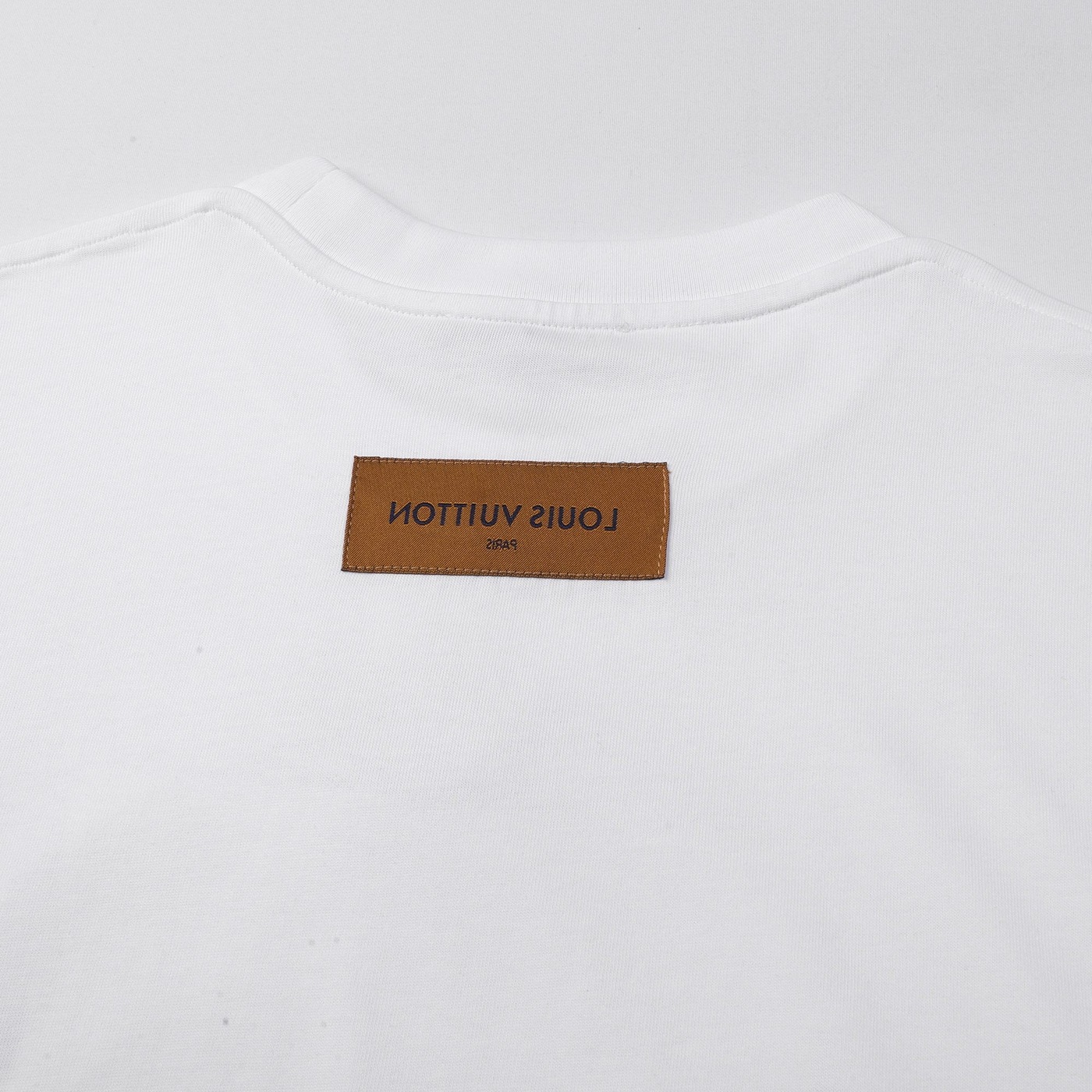 Tee Lv Posee White